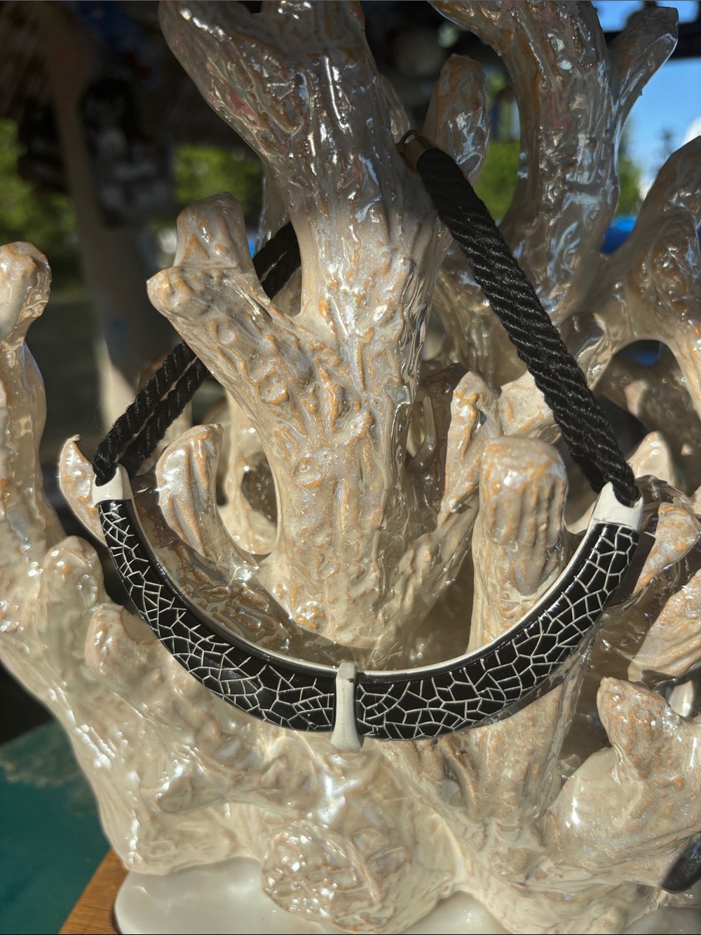 1977 Vintage Crown Trifari crackled statement choker necklace